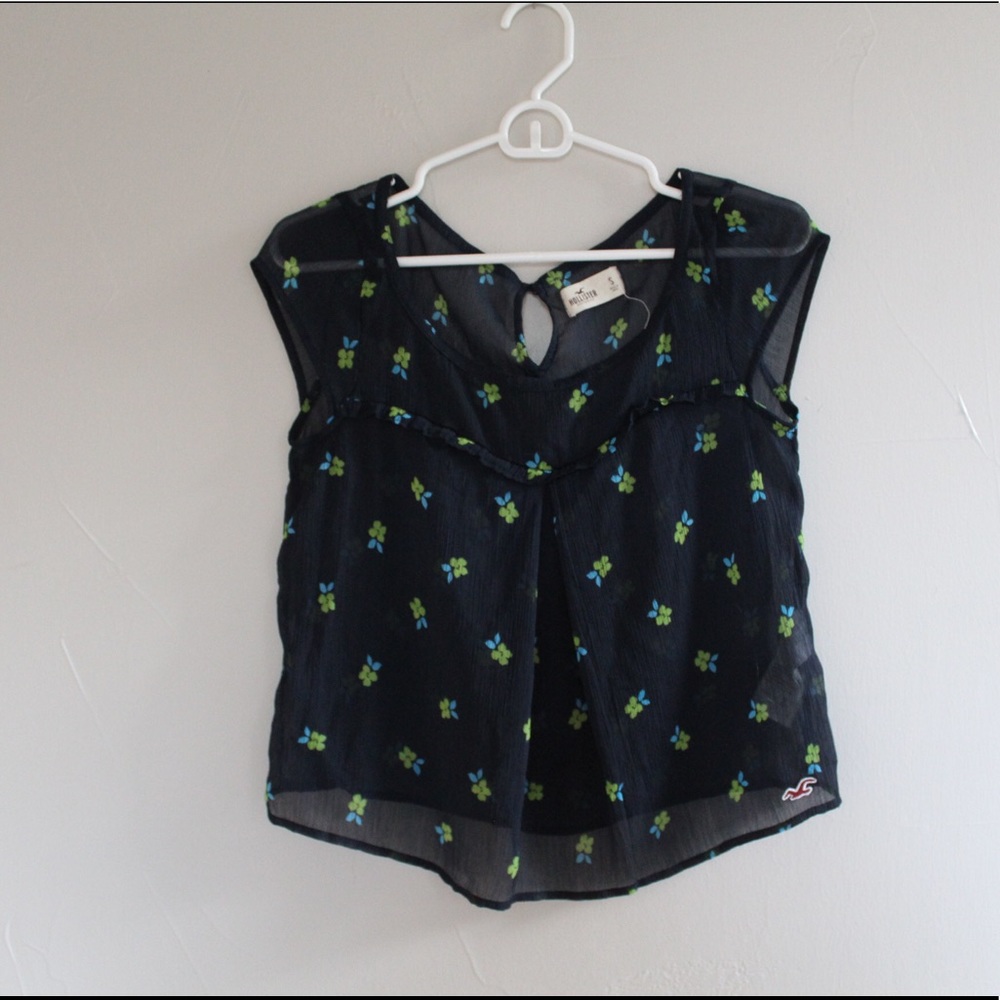 Hollister top. Size small!